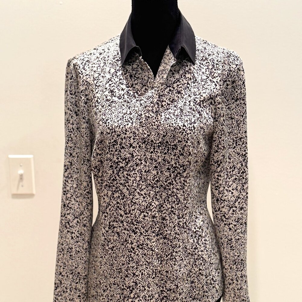 NWOT Lafayette 148 Silk Hidden Button Blouse